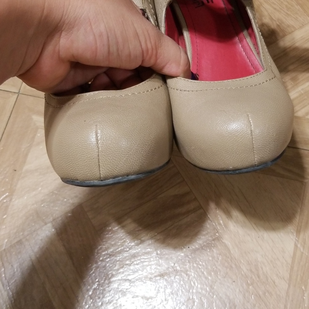 Heels - Picture 5 of 8